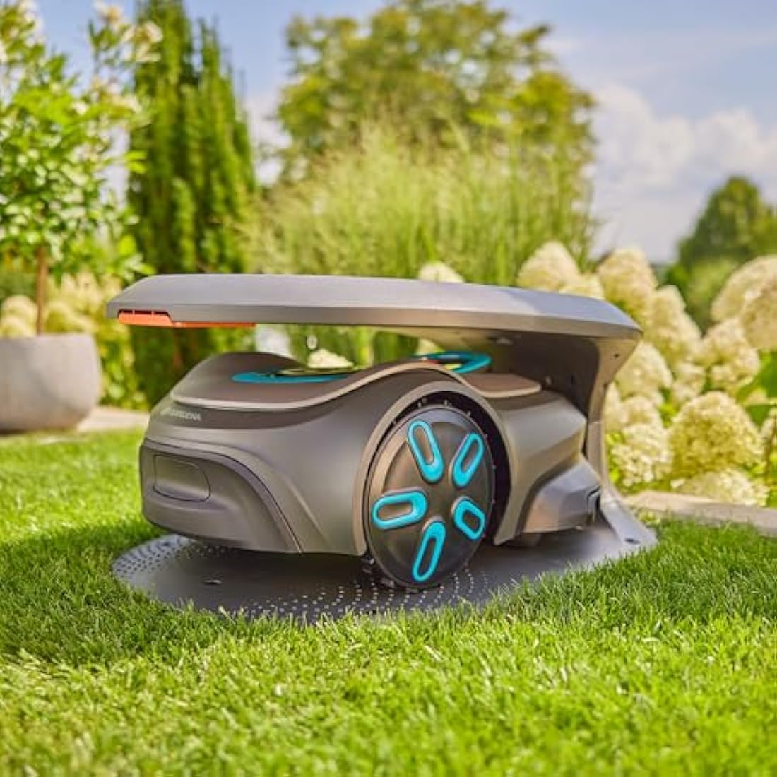 GARDENA Robotic Mower Garage for SILENO pro/max/Free, Reliable Protection for Robotic Lawnmower, UV-Resistant Material, Protects from Wear and Tear, Space-Saving Design (15025-20)