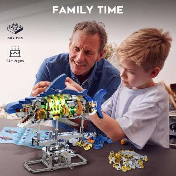 INSOON Shark Building Set with Swingable Body & Light, 687 PCS Sea Animal Building Block Toy with Display Stand, Home Decor Collection Brick Kit for Adults, Creative Gift Idea for Kids Boys Ages 12+
