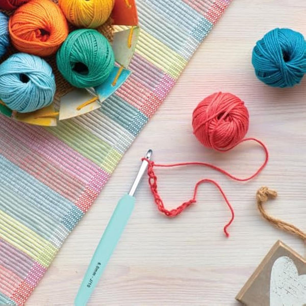 KnitPro Waves Crochet Hooks Set – 14 Hook Grande Gift Set, Sizes 2 – 12mm, Ergonomic Soft Handles, Soft Rubber Grip for Arthritic Hands, Light & Comfortable Crochet Needles for Knitting