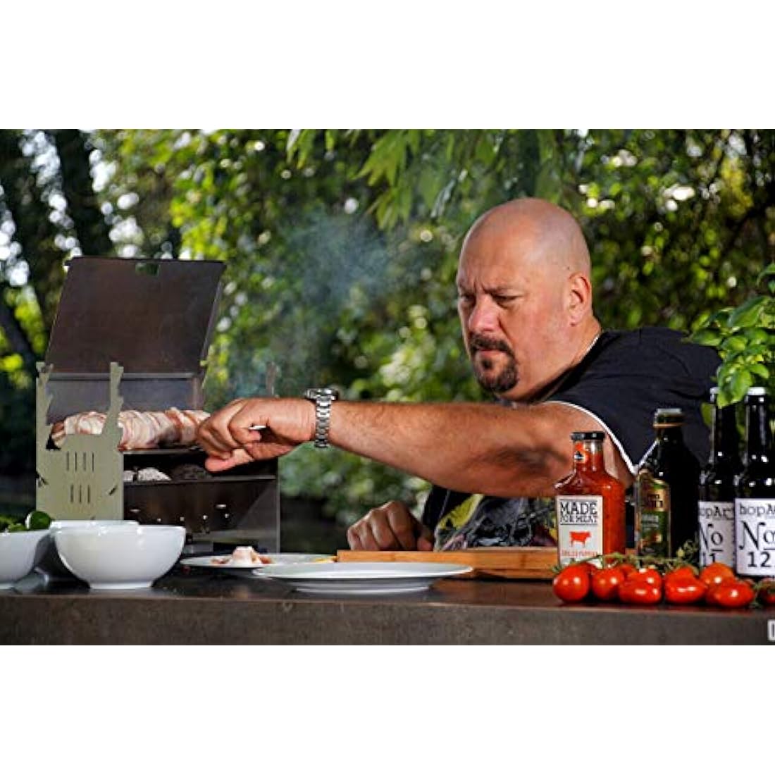 FENNEK portable picnic grill I Charcoal grill for outdoor BBQ while camping, fishing and much more.