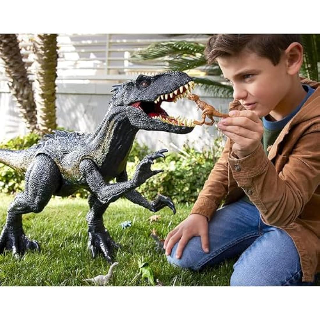 Mattel Jurassic World: Fallen Kingdom Giant Dinosaur Toy, Super Colossal Indoraptor, Swallows Mini Figures, 3 Feet Long Authentic Figure, HKY14