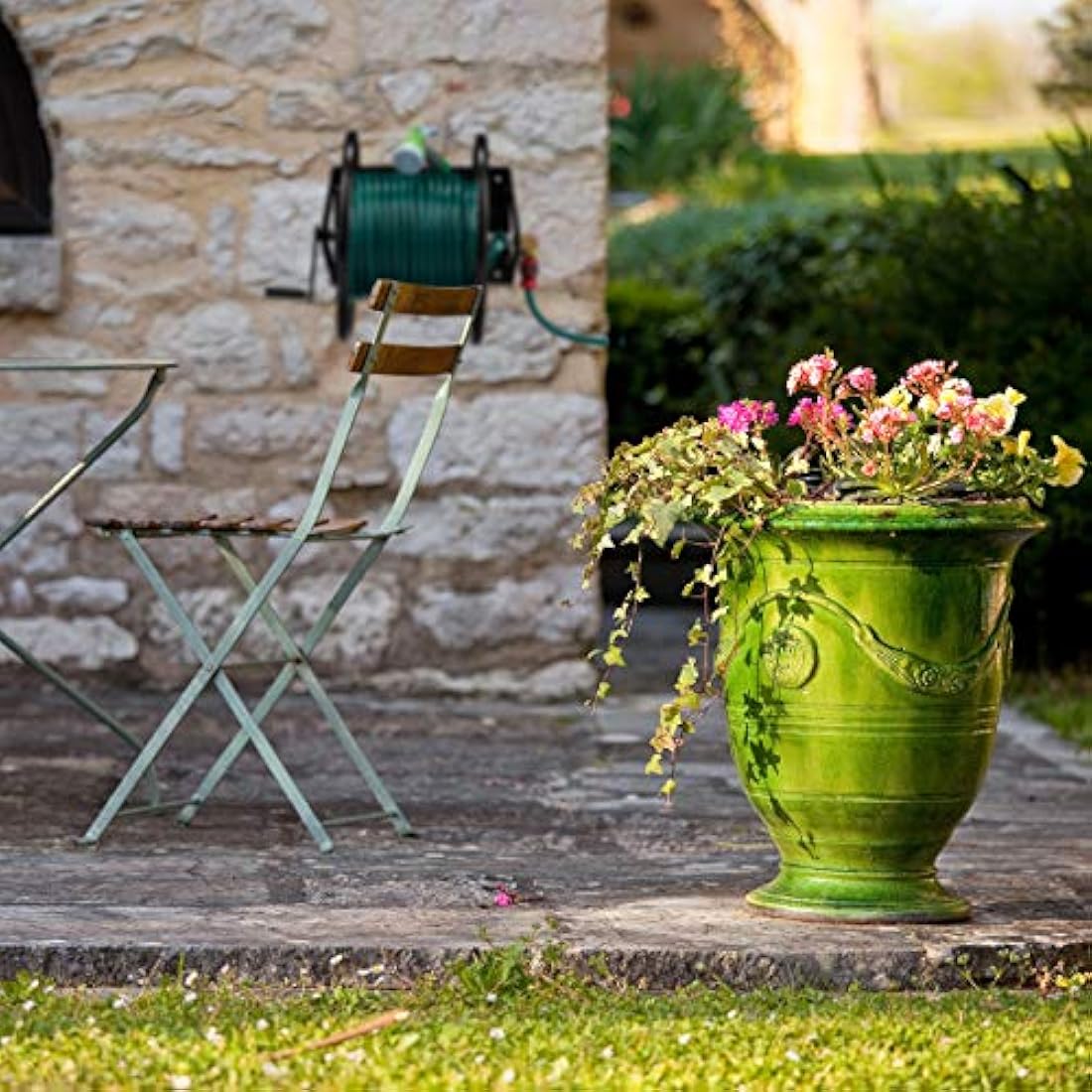 Relaxdays Hosepipe Reel Wall-mounted, Holder With Crank, For 60 m Hose Pipes, Steel, HWD: 41.5 x 54 x 45 cm, Black