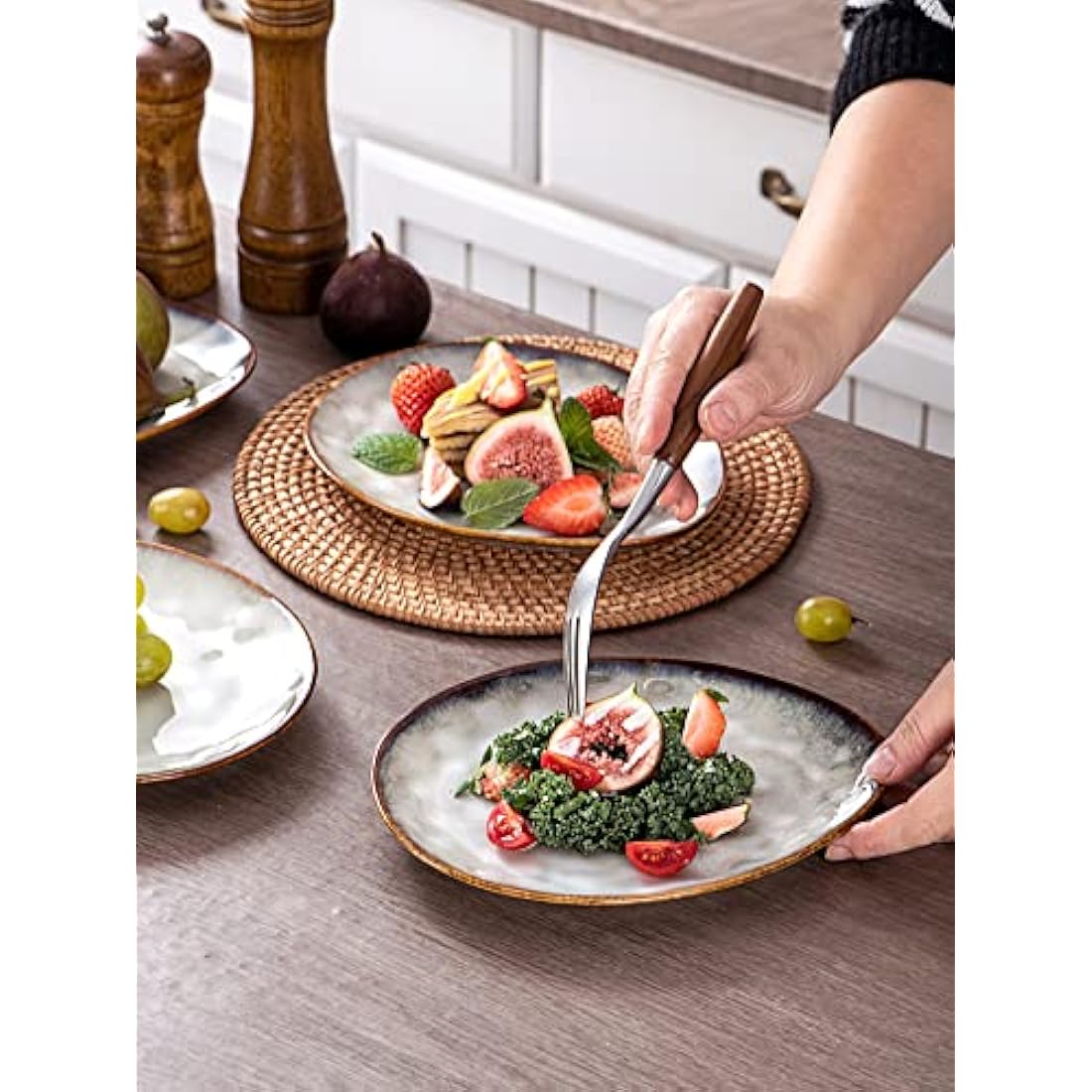 Henten Home Porcelain Breakfast Plate, Stoneware Snack and Dip Plates Set of 4, Cake Plate Tableware Set Dinner Service - Modern Beige Design