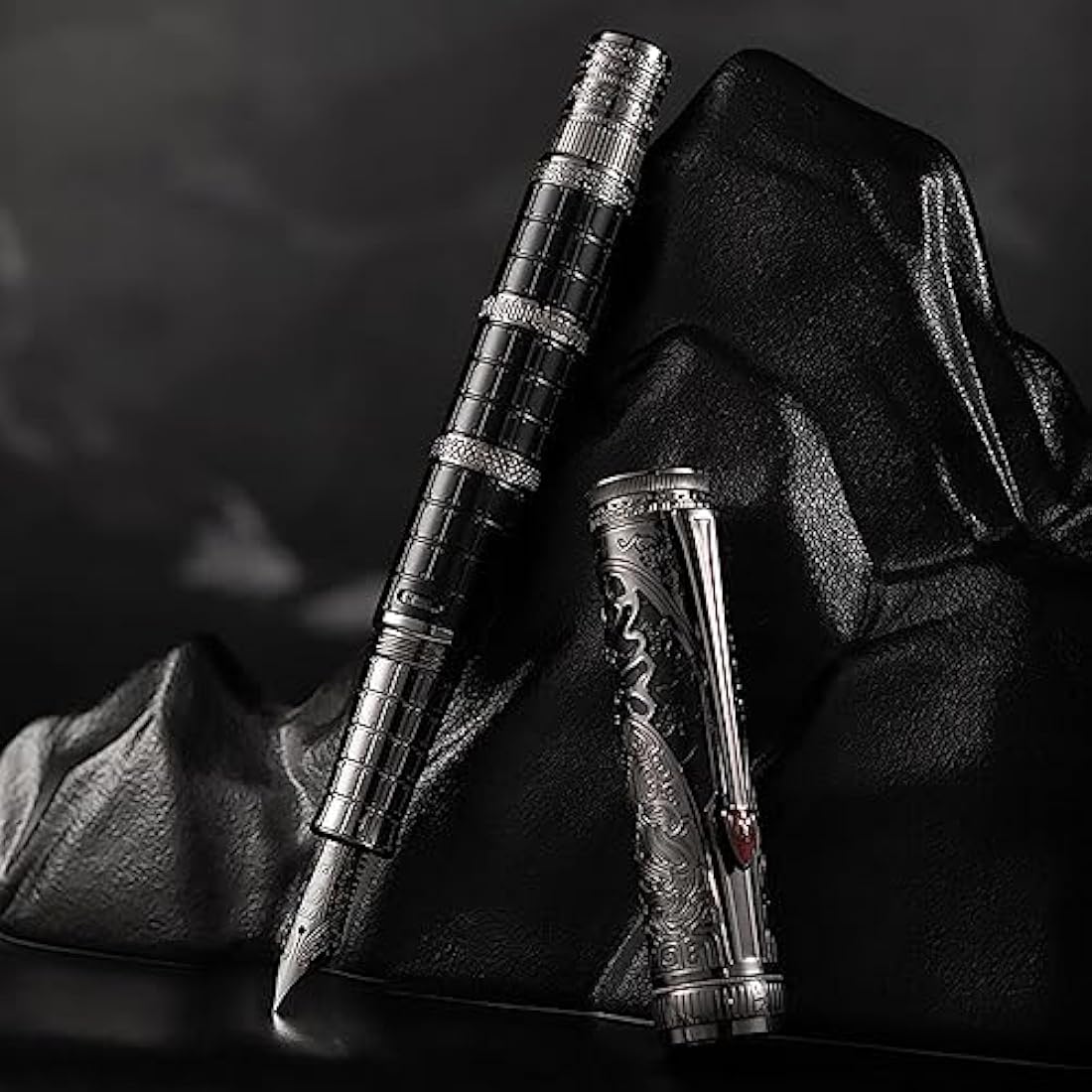 Hong Dian D5 Qin Dynasty Fountain Pen Silver Black Extra Fine Tip Piston Filler Pen Chinese Retro Totem Engraved Soft Writing Pen with Pen Box Set