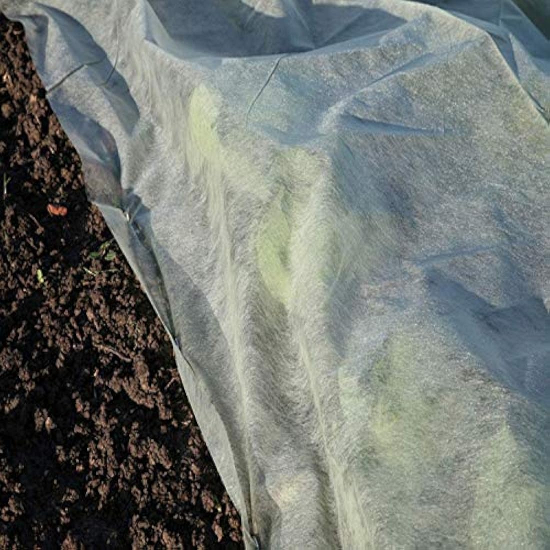 KAHEIGN 2 x 10M Plant Frost Protection Fleece, 30gsm Garden Fleece Plant Antifreeze Cloth Winter Plant Protection Fabric, Cover From Birds and Insects