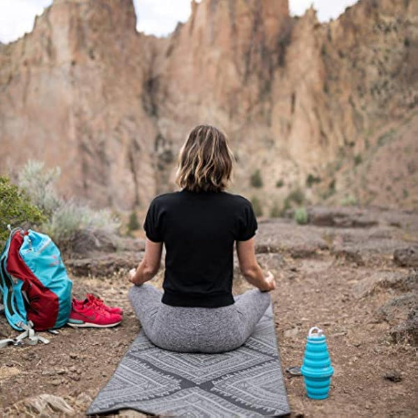 HYDAWAY Collapsible Water Bottle - 25oz I Reusable Water Bottle with Flip Top Lid for Travel, Hiking, Backpacking I Portable & Leakproof, Food-Grade Silicone, BPA Free, Collapses to 1.5”