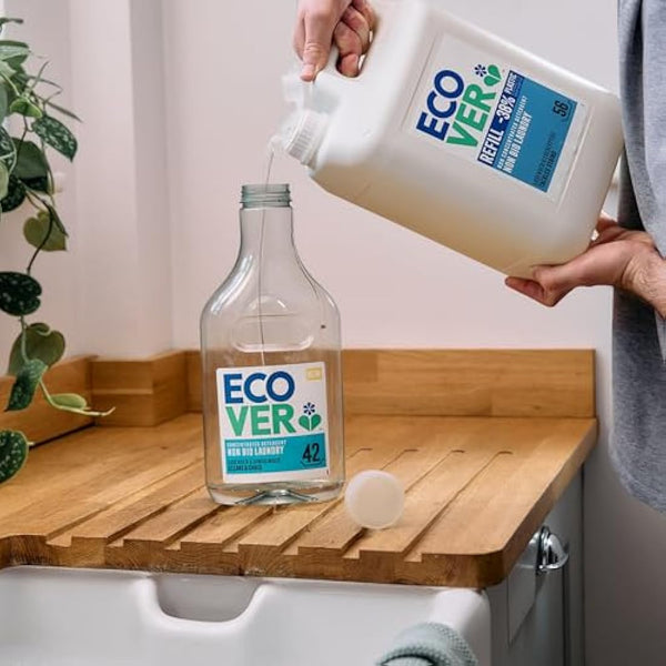 Ecover Concentrated Non-Bio, Laundry Detergent Refill, Laundry Washing Liquid, Lavender and Sandalwood, 142 Washes, 5L