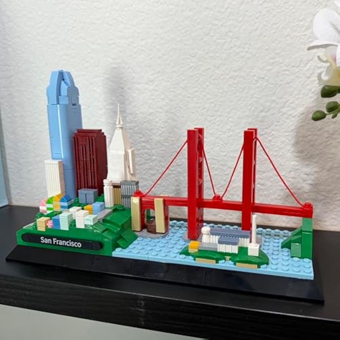 APOSTROPHE Games San Francisco Skyline Building Block Set (459 Pieces) Features Golden Gate Bridge and More - Architecture Model for Kids and Adults