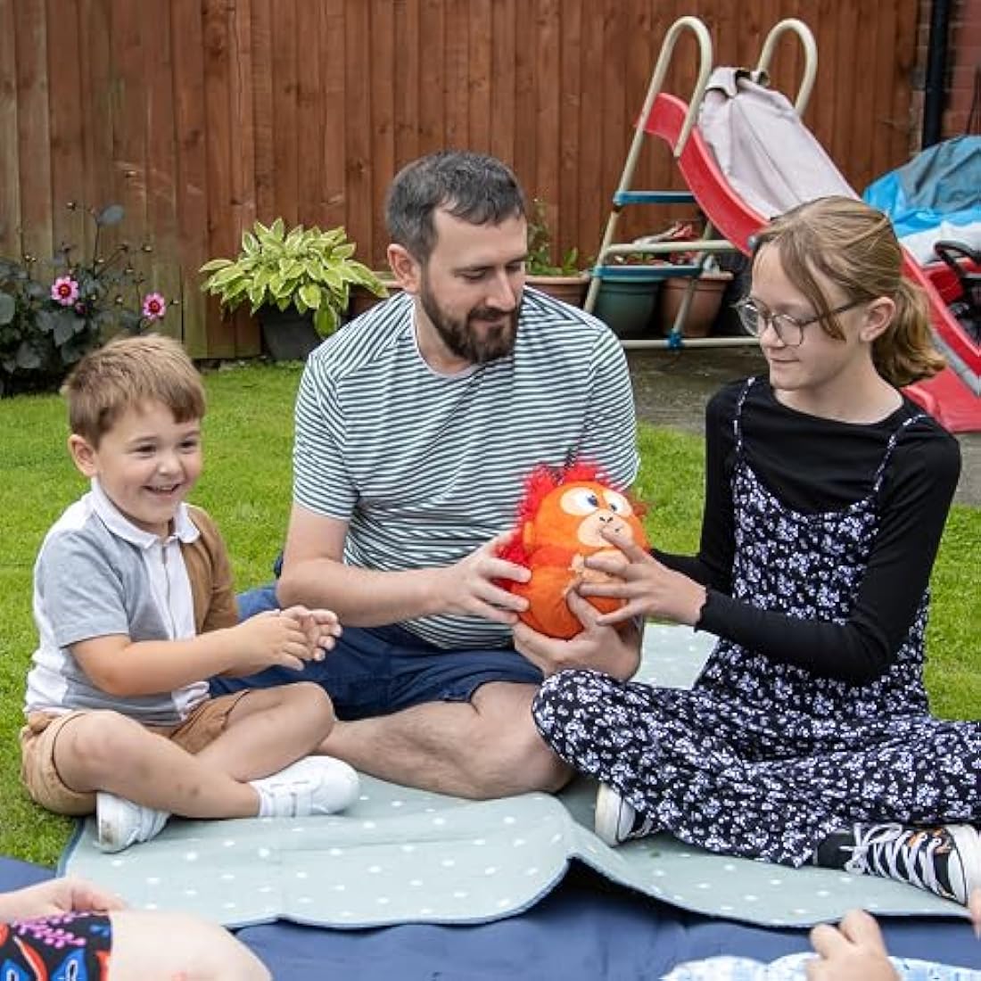 FARTY FREDDIE - Pass The Parcel Game & Fart Marchine in one, Hilarious Funny Game, kids game for 4-9yrs