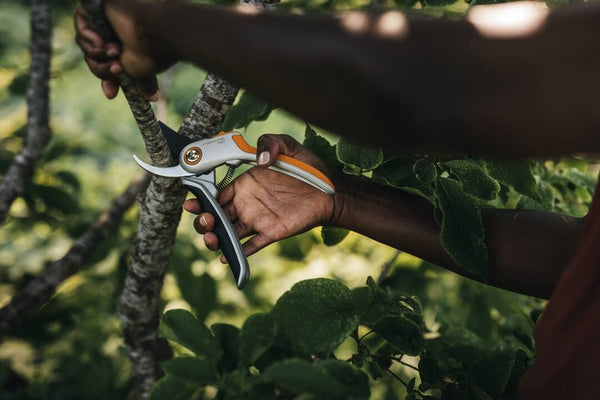 Fiskars 1057168 Plus Metal Secateurs Bypass Silver