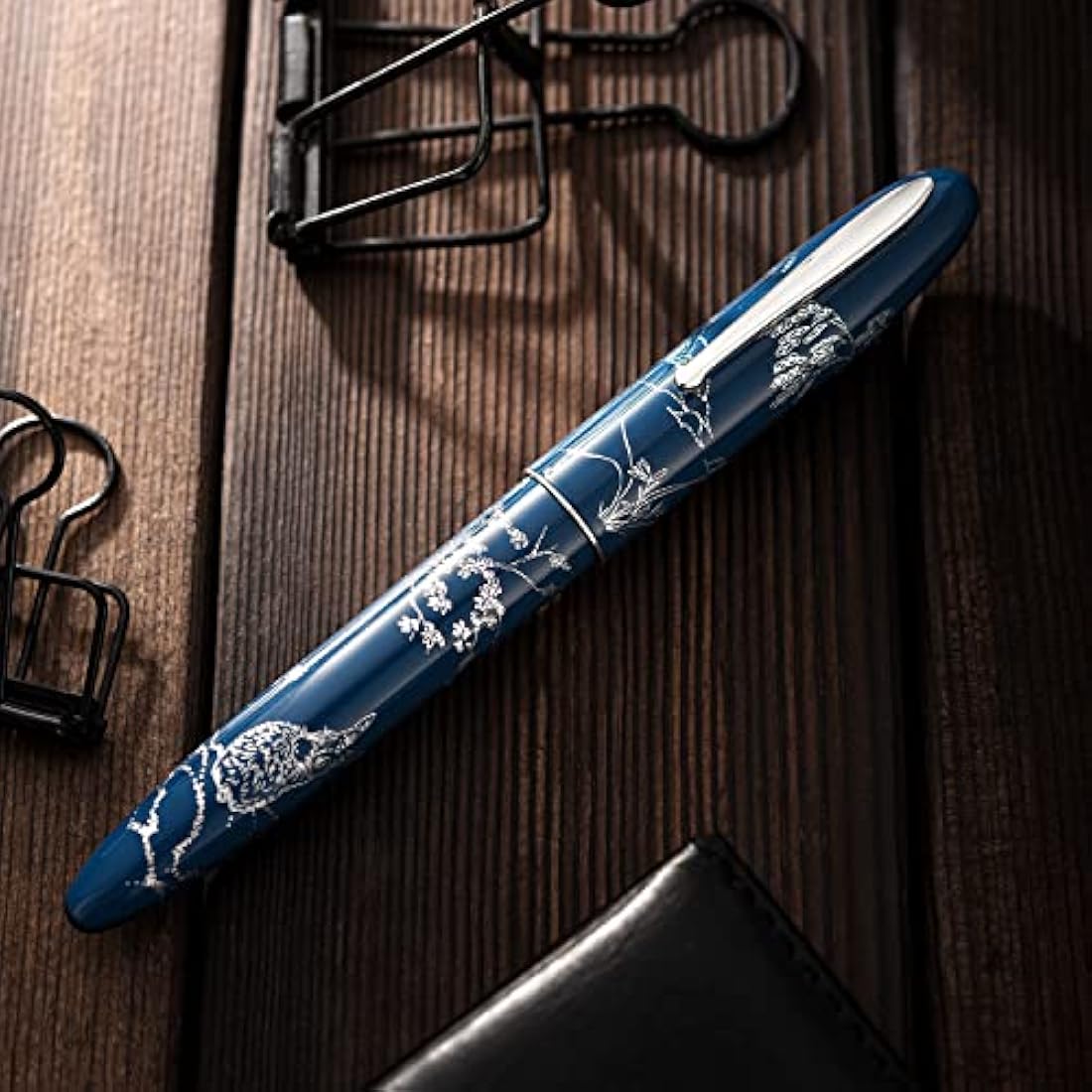 Hongdian N23 Blue Rabbit Fountain Pen, Iridium Extra Fine Nib Silver Trim, New Year Lucky Rabbit Carving Design, Smooth Writing Pen with Converter and Metal Pen Box Set