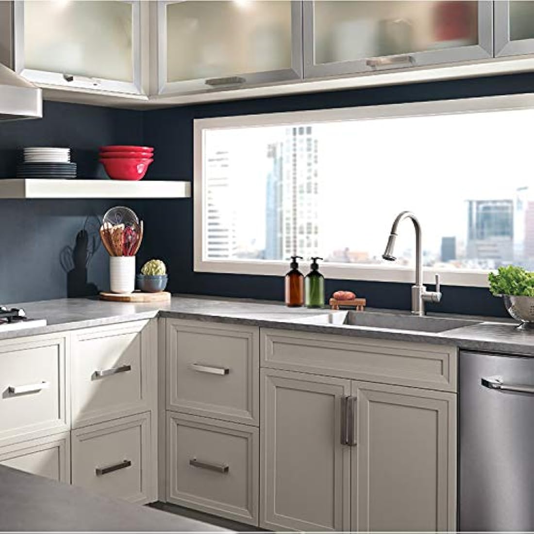 Alledomain 2PCS 500ml/17oz Empty Refillable Plastic Lotion Pump Bottles, Shampoo Body Washing Cream Shower Gel Storage Holder Container Toiletries Liquid Dispenser (Brown & Green)