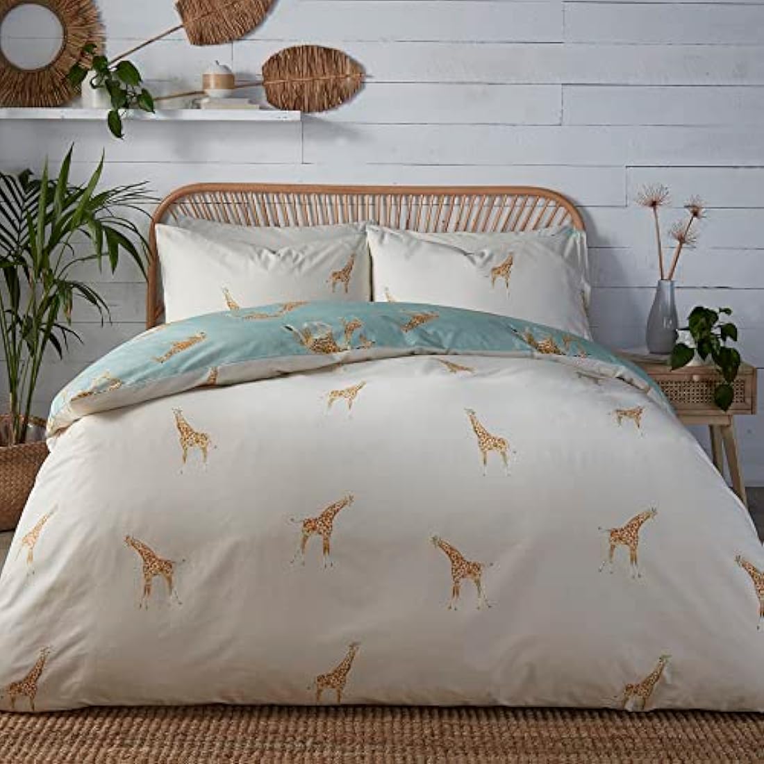 Fusion - Milo Giraffe - Reversible Duvet Cover Set - Single Bed Size in Duck Egg