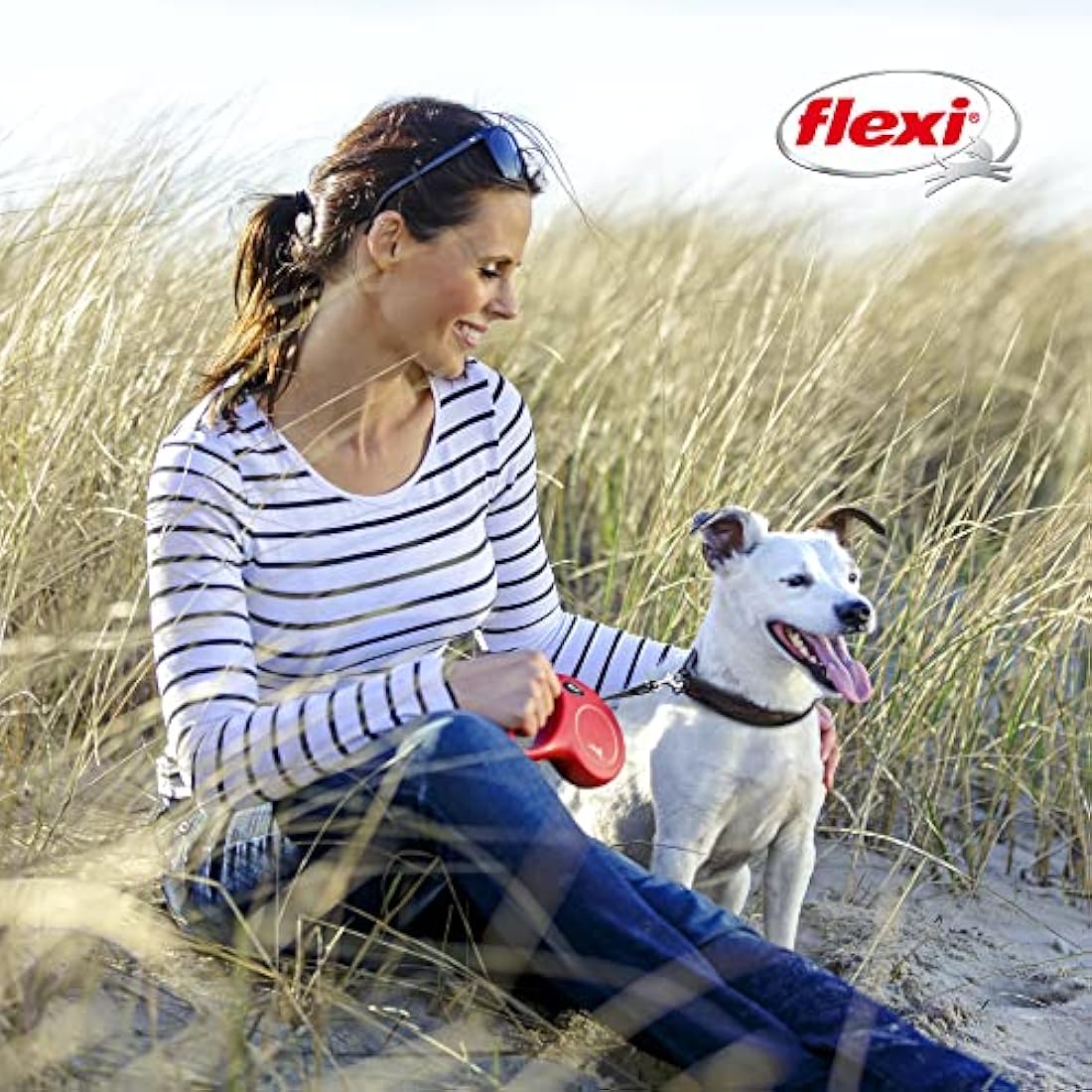 FLEXI® New Classic Retractable Dog Leash (Cord), Ergonomic, Durable and Tangle Free Pet Walking Leash for Dogs Up to 26 lbs, 26 ft, Small, Black