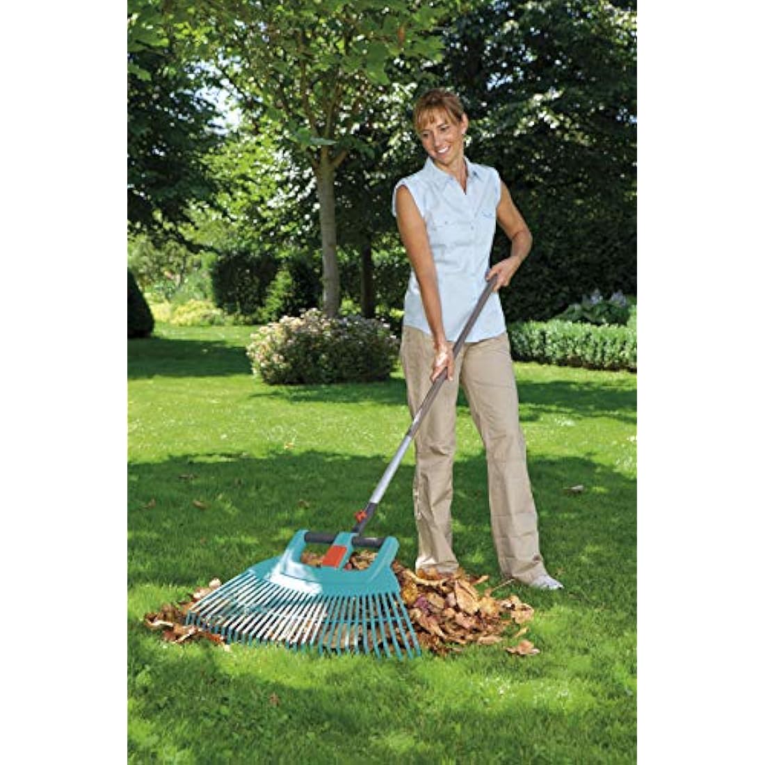 GARDENA Combisystem plastic Sweep XXL vario: The extra wide garden rake for raking leaves and garden waste, working width 77 cm, suitable for all cs-stems (3107-20)