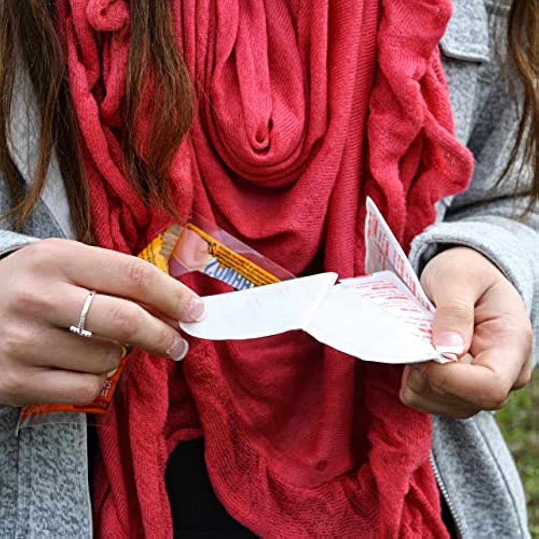 HotHands Toe Warmers - Durable, Odourless, Air Activated - Up to 8 Hours of Heat - 40 Pairs