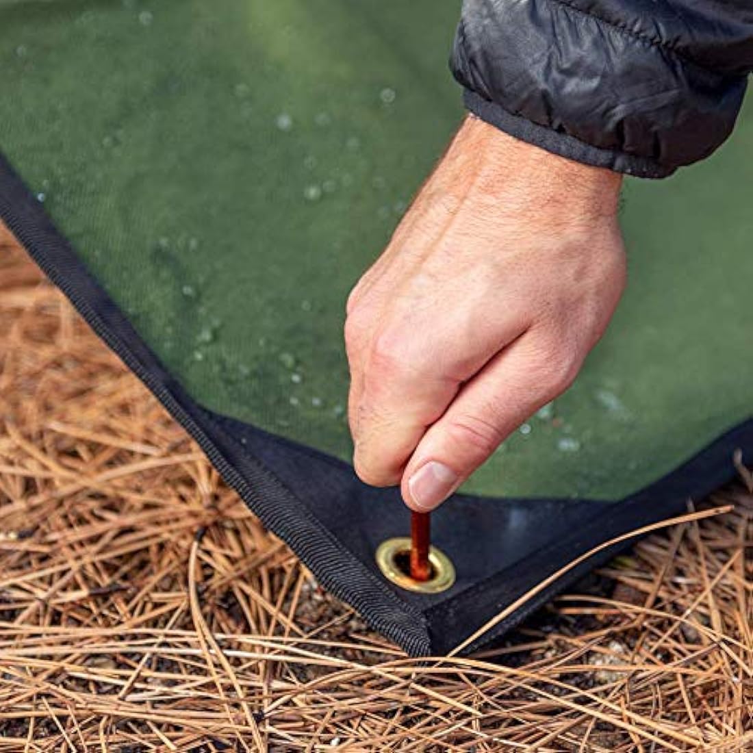 Arcturus XL Survival Tarp - 8.5 x 12 inches (Woodland Camo)