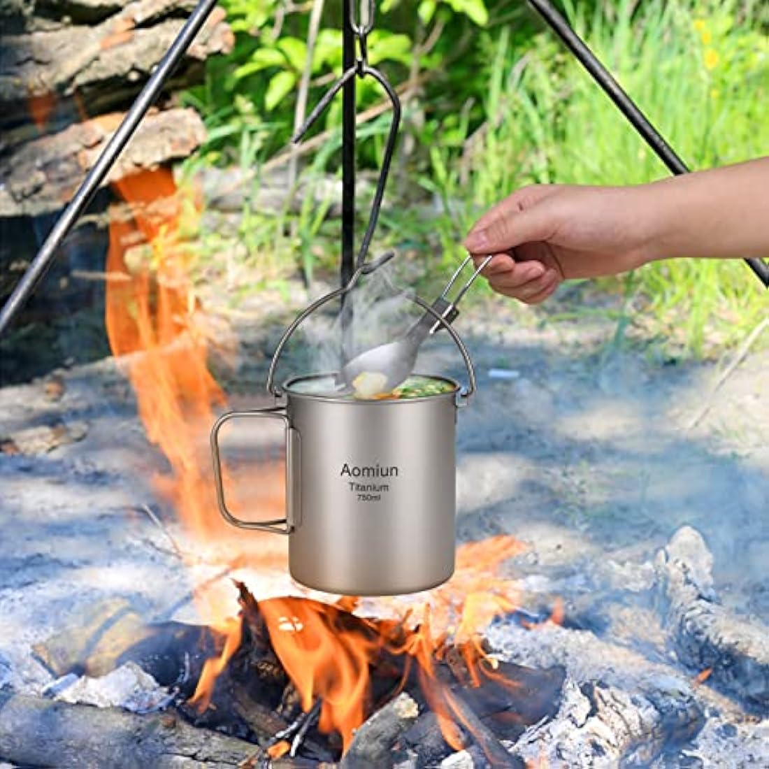 HUIOP titanium pot, Ultralight 750ml Titanium Pot Portable Titanium Water Mug Cup with Lid and Foldable Handle Outdoor Camping Cooking Picnic