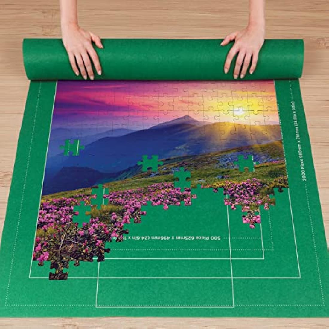 Hinkler - Felt Mat Jigsaw Roll - Puzzle Storage Mat for Jigsaw Lovers - Puzzle Placement Guide - Stores Up to 2000 Pieces - Includes Felt Mat, Roll & Straps - Works with Jigsaw Board
