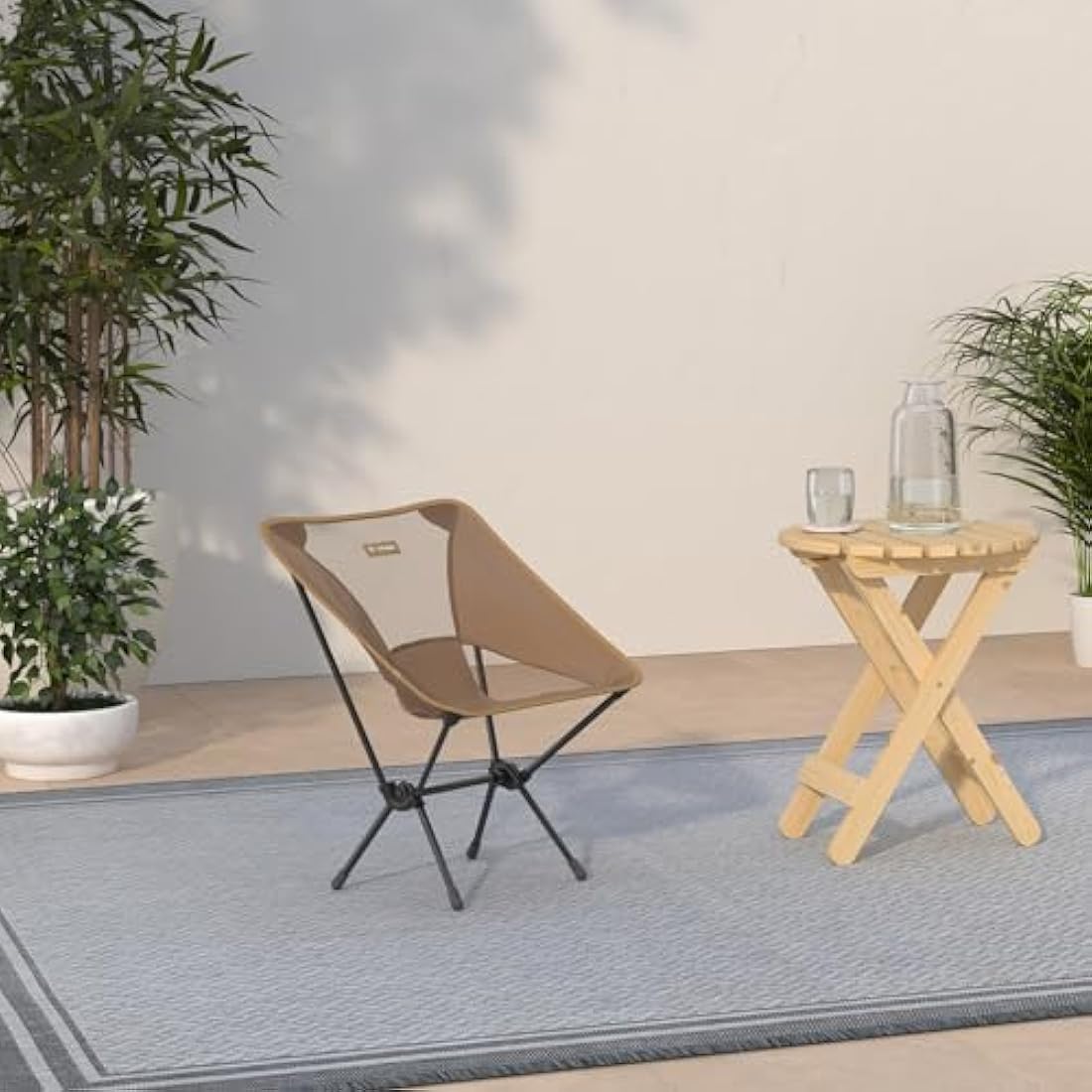 Helinox Chair One Original Lightweight Compact Collapsible Camping Chair Coyote Tan, 0.96kg Outdoor Chairs, Camping Chairs for Adult, Portable Chairs for Outside, Backpacking, Picnic, Adventures