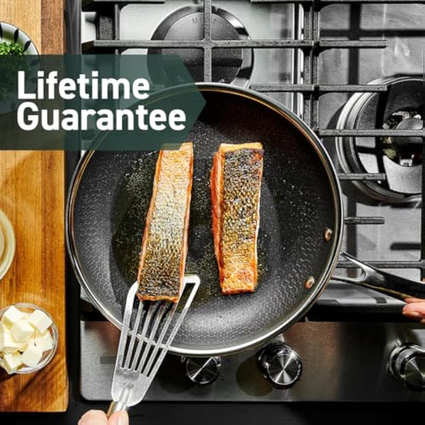 HexClad Hybrid Nonstick Frying Pan, 26 cm, Stay-Cool Handle, Dishwasher and Oven-Safe, Induction Ready, Compatible with All Cooktops