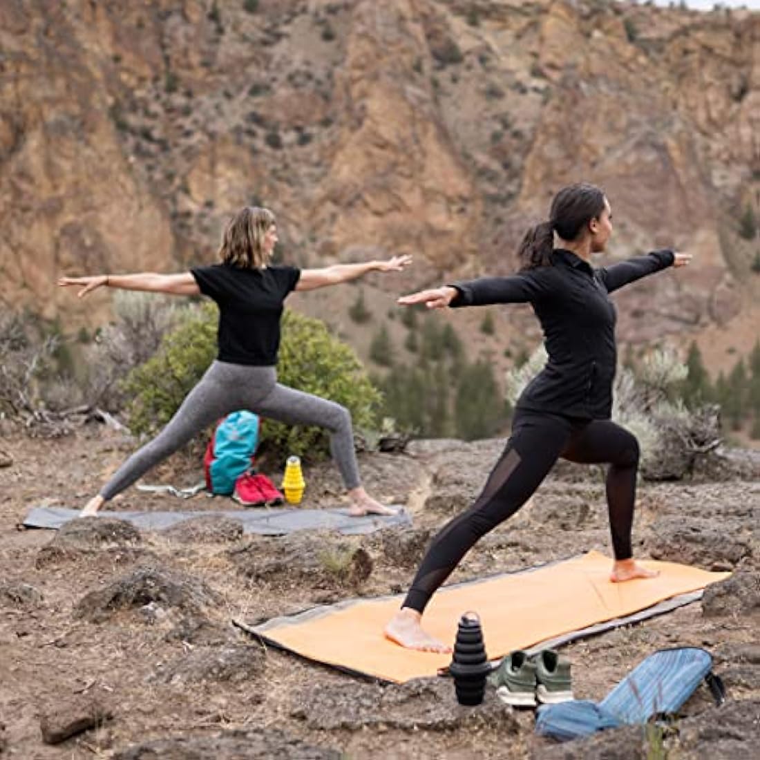 HYDAWAY Collapsible Water Bottle - 25oz I Reusable Water Bottle with Flip Top Lid for Travel, Hiking, Backpacking I Portable & Leakproof, Food-Grade Silicone, BPA Free, Collapses to 1.5”