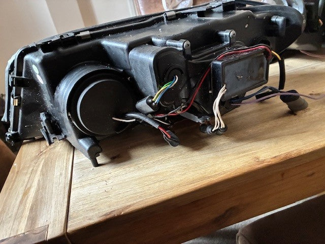 UK STOCK LT LED DRL XENON Headlights BMW 3-Series E46 Coupe Cabrio 03-07 black CUSTOMER RETURN