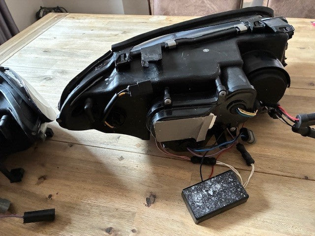 UK STOCK LT LED DRL XENON Headlights BMW 3-Series E46 Coupe Cabrio 03-07 black CUSTOMER RETURN