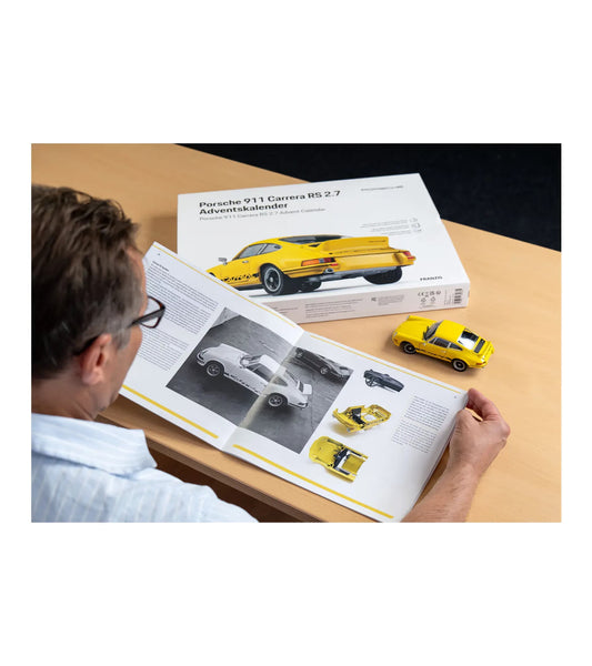 FRANZIS Porsche 911 Carrera RS 2.7 Advent Calendar Collectable Desk Model Kit