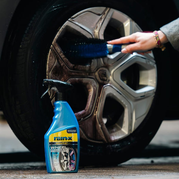 Rain-X Car Cleaning Bucket Kit - Glass Cleaner, High-Foam Wash & Wax Shampoo, Graphene Wheel Cleaner, Rain Repellent - Sponge & Cloth Included