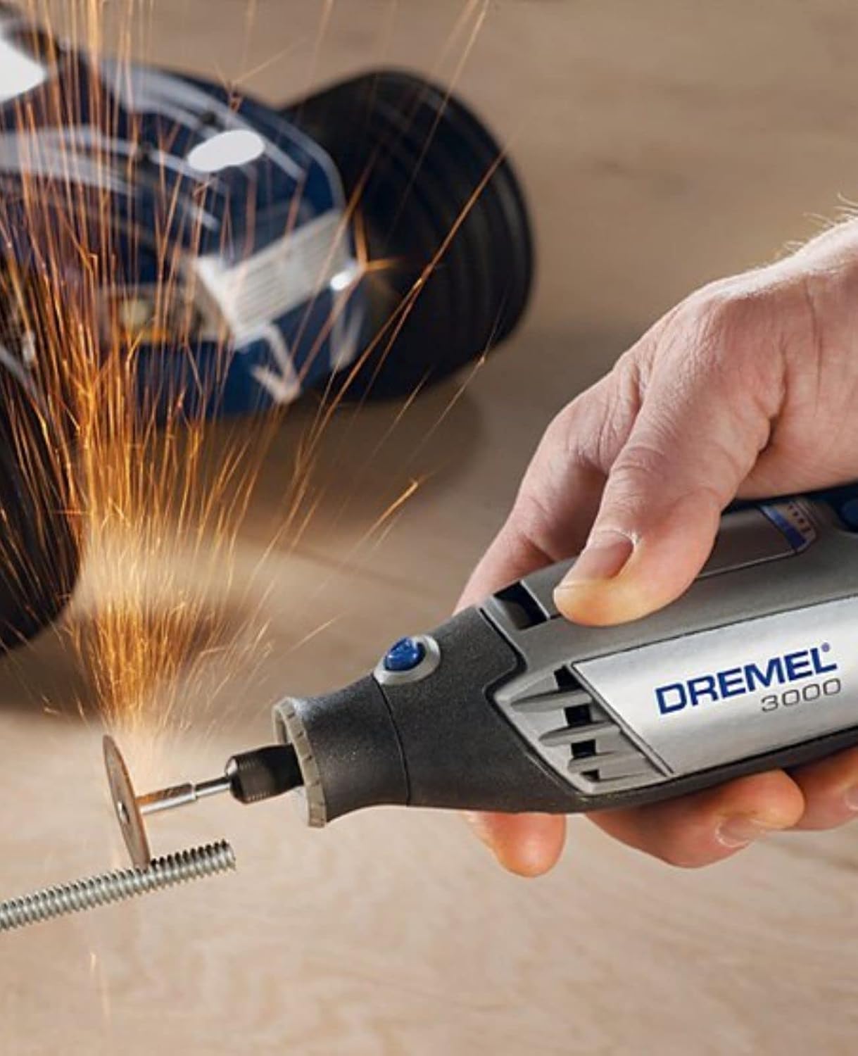 Dremel 3000 Rotary Tool 130 W, Multi Tool Kit with 1 Attachment 25 Accessories, Variable Speed 10.000-33.000 RPM
