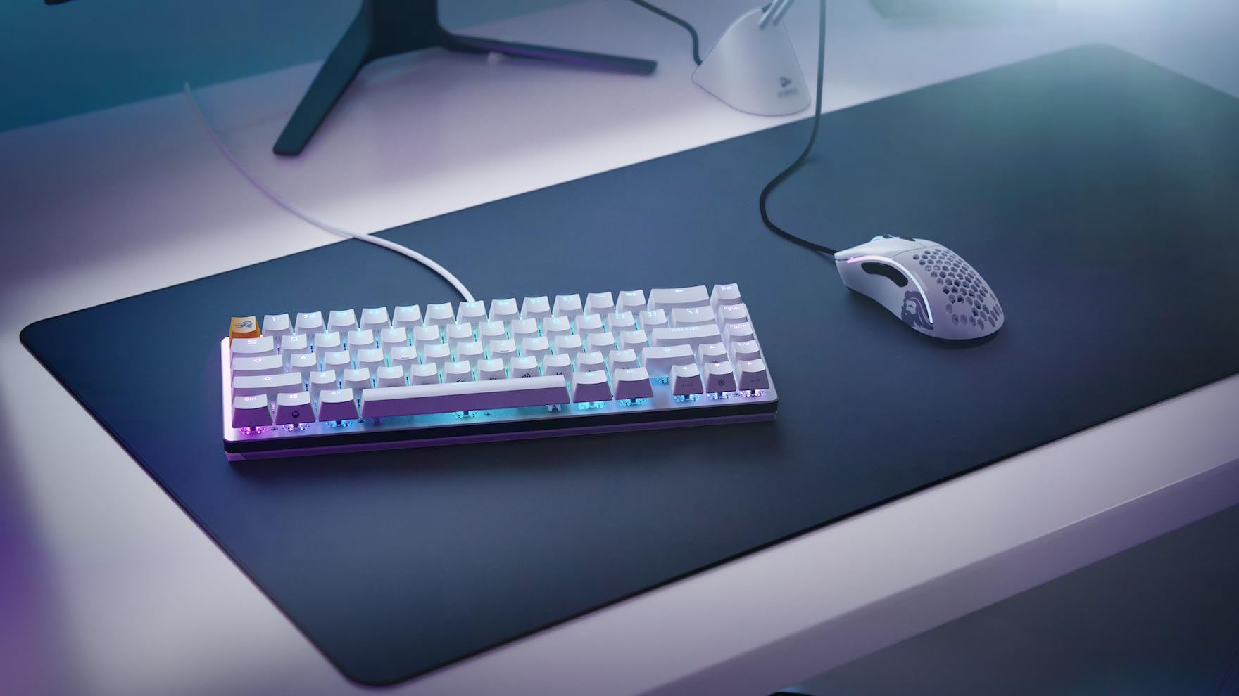 Glorious Gaming GMMK 2 Full Size (96%) - Mechanical Gaming Keyboard, Aluminium Frame, Customisable, Doubleshot Caps, Fox Switches, Per Key RGB, Full NKRO, English UK QWERTY Layout - Pink