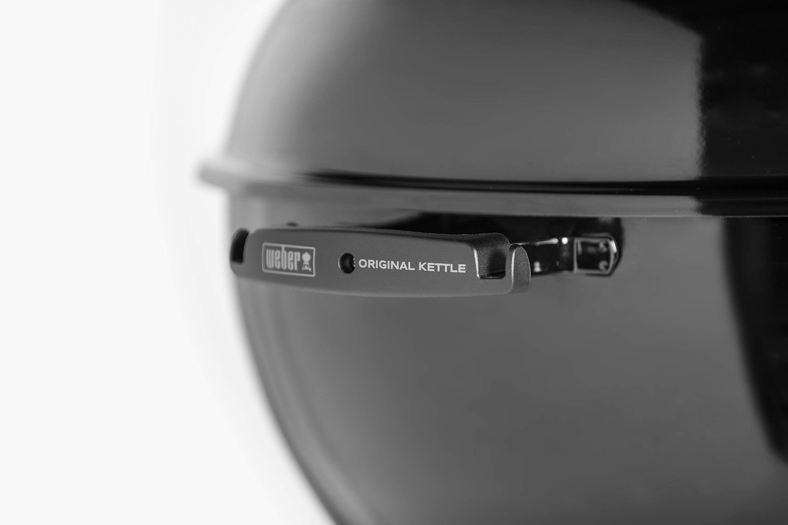 Weber Original Kettle Charcoal Grill, Ø 57cm Grill Area, BBQ Grill with Porcelain-Enamelled Lid & Bowl, Lid Thermometer, One-Touch Cleaning System - Black (14101004)