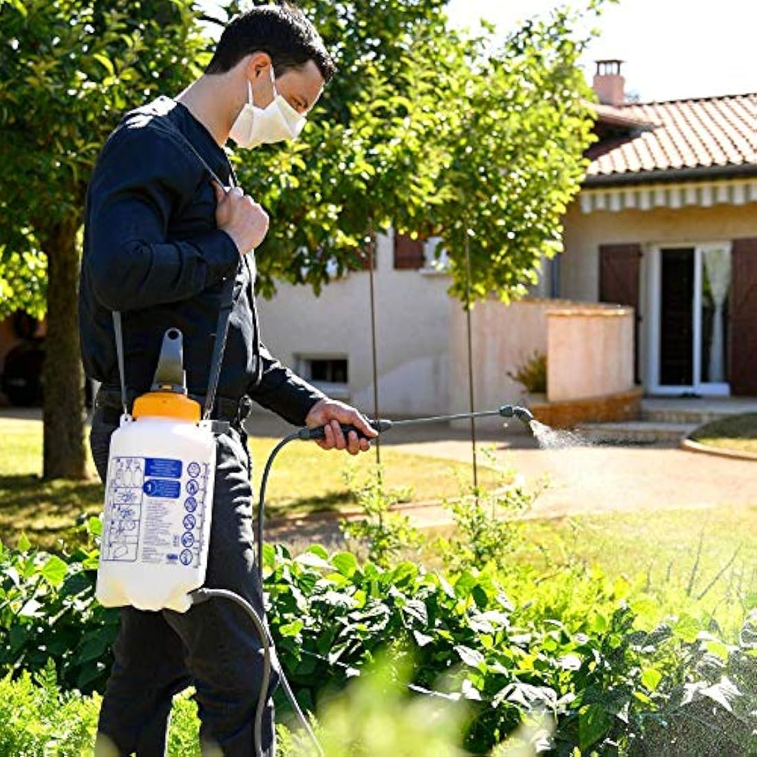 HOZELOCK - Pressure Sprayer Standard 7L : Versatile, Easy-to-use Sprayer, Ideal for Water-based Solutions (Insecticides, Fungicides, Weedkillers, Fertilisers), 30cm Lance [4231 0000]