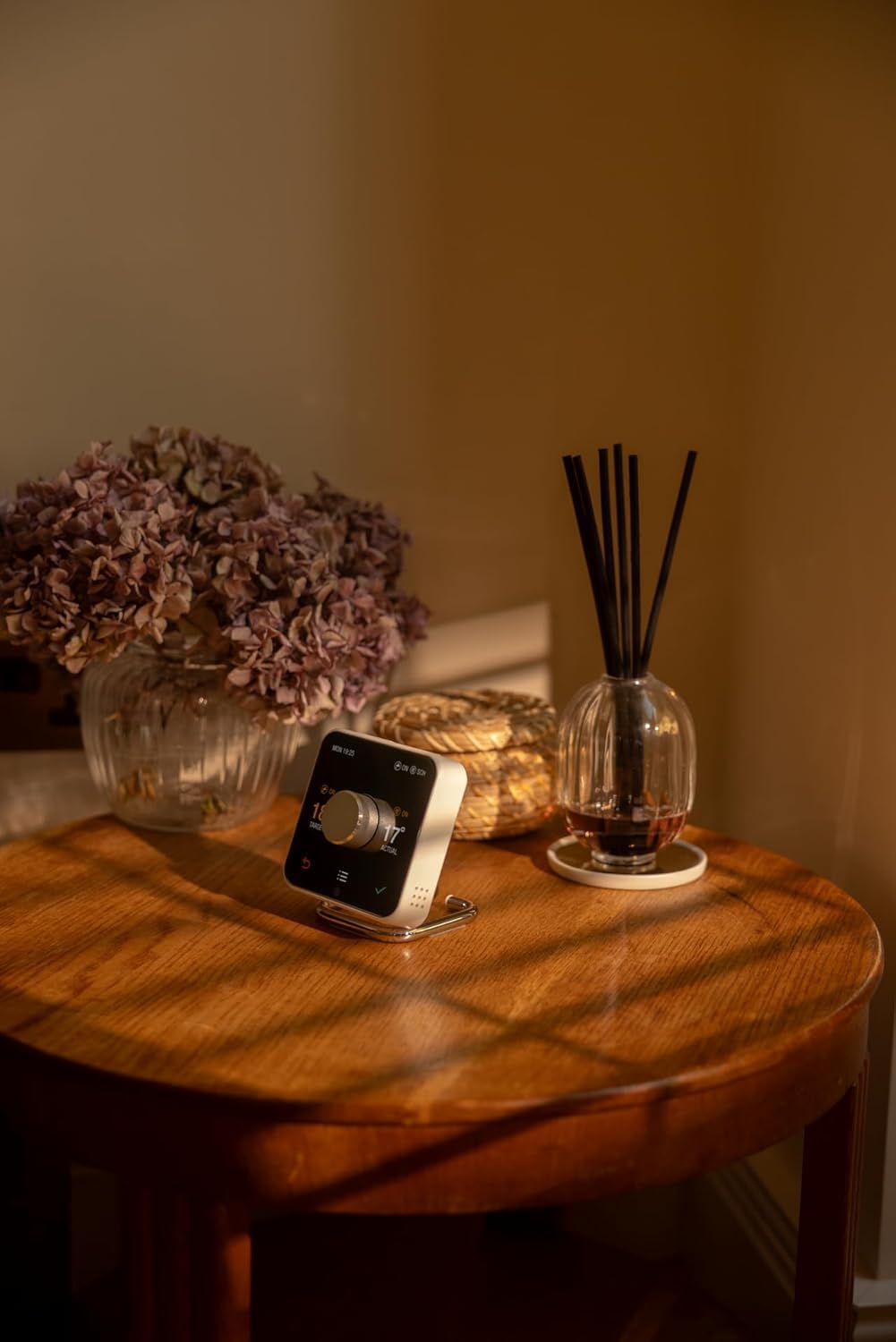 Hive Thermostat for Heating and Hot Water Control (Conventional boilers) Nano 3, White