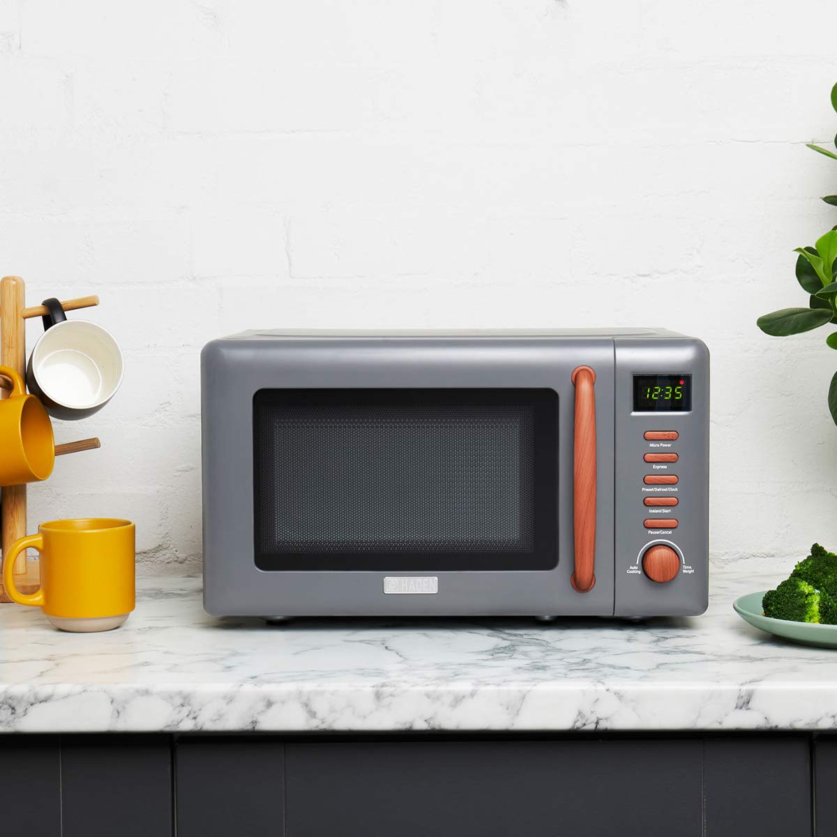 Dorchester Grey Microwave Oven  800w, 5 Power Levels, Express, Auto Cook, Defrost Functions - Compact Microwave with 27cm Turntable - Child Safety