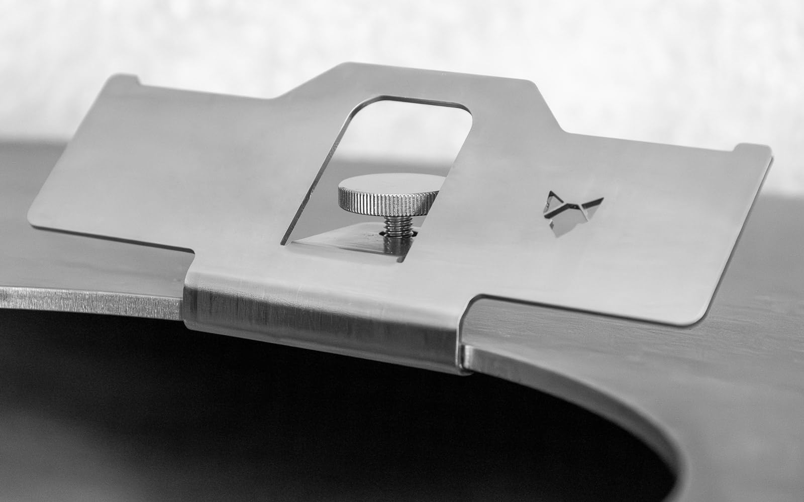 FENNEK Fire Plate Adapter for Flame Salmon Holder | For Fire Plates 5-15 mm Thick | Secure Hold Thanks to Knurled Nut | 100% Stainless Steel | Made in