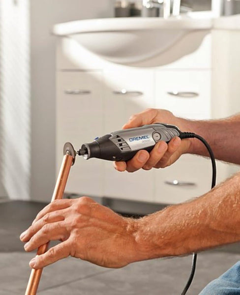 Dremel 3000 Rotary Tool 130 W, Multi Tool Kit with 1 Attachment 25 Accessories, Variable Speed 10.000-33.000 RPM