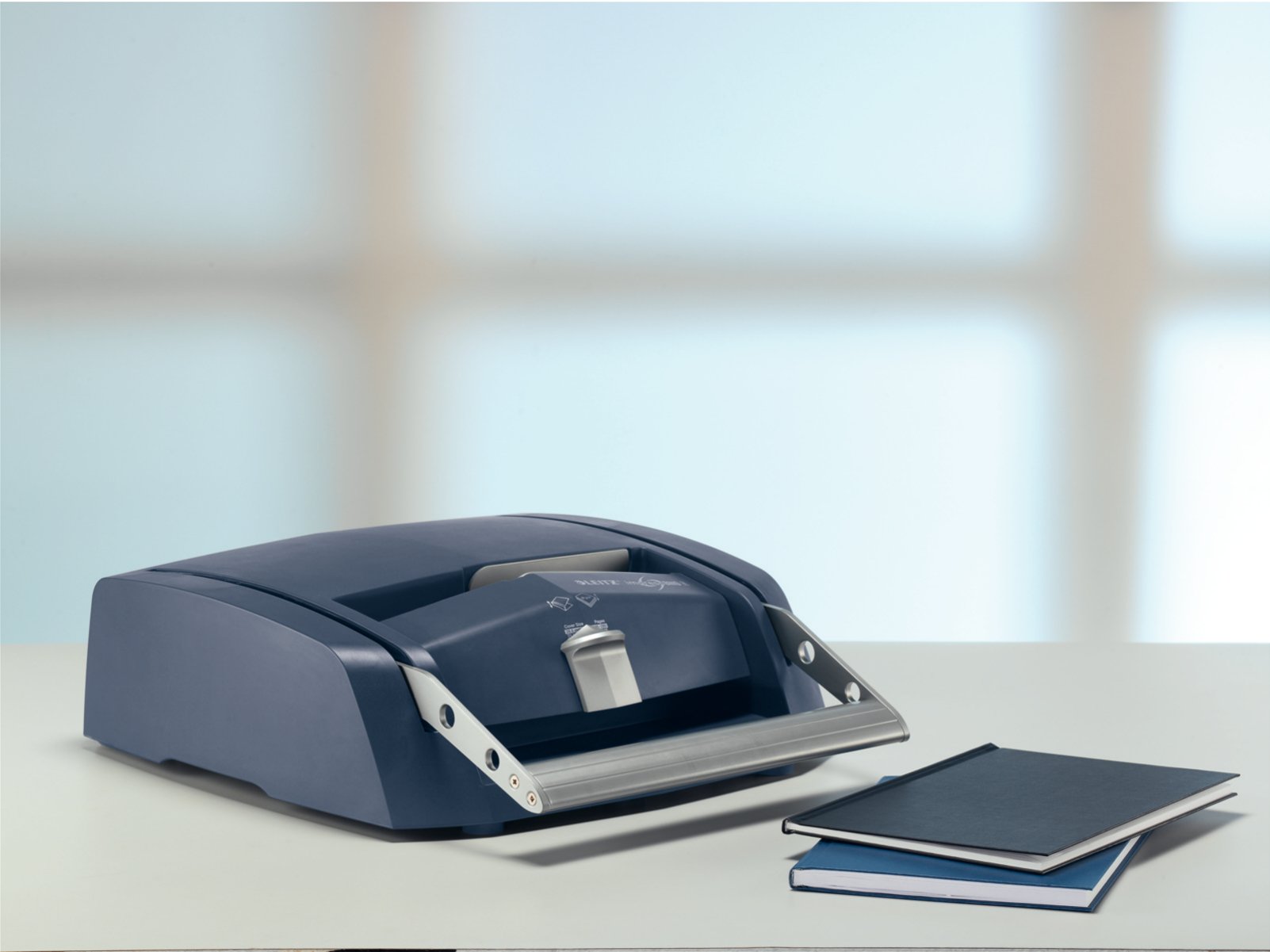 Leitz A4 Binding Machine, impressBIND 140, Silver/Blue