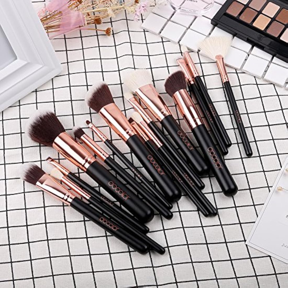 docolor Makeup Brushes 15Pcs Professional Makeup Brush Set with Travel Bag Powder Foundation Concealers Eyeshadow Eyeliner Blending Lip Brush Tools Rose Gold Gift Choice