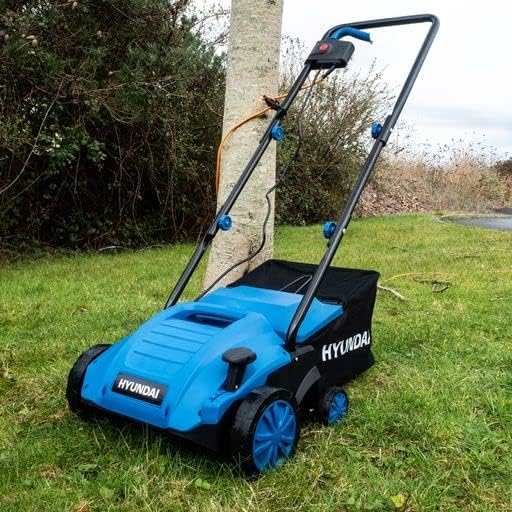 Hyundai Electric Lawn Scarifier/Aerator/Lawn Rake, 1500w, 32cm Working Width, 4 Adjustable Scarifying Heights, Foldable Handles, Compact and Lightweight With 3 Year Warranty