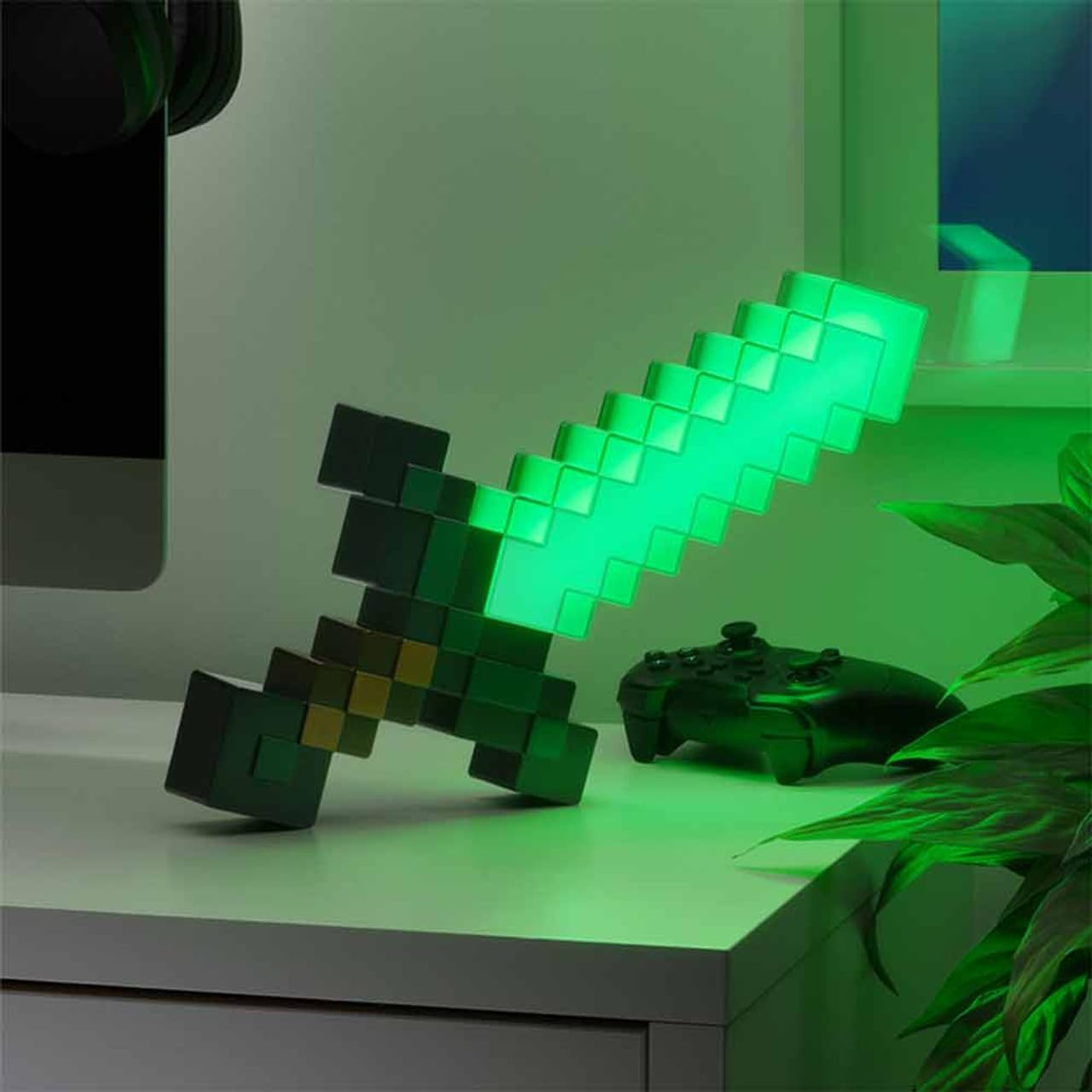 Minecraft Diamond Sword Light - Officially Licensed Merchandise, 3 Dynamic Light Modes with Sound Reaction, Gamer Room Decor and Collectible, USB or Battery Powered | Paladone