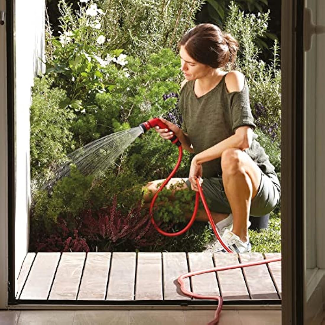 FITT YOYO 15 m, Extendable and Flexible Garden Water Hose Pipe with Multi-Function Spray Gun, Red