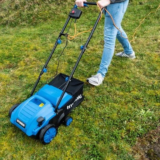 Hyundai Electric Lawn Scarifier/Aerator/Lawn Rake, 1500w, 32cm Working Width, 4 Adjustable Scarifying Heights, Foldable Handles, Compact and Lightweight With 3 Year Warranty