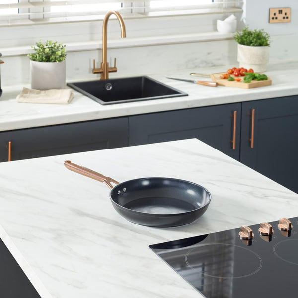 Ninja Extended Life 28cm Ceramic Frying Pan, Non-Stick (No PFAs, PFOAs, Lead or Cadmium), Induction Compatible, Stainless Steel Handle, Oven Safe to 285°C, Grey & Terracotta, CW90028EUUKDB