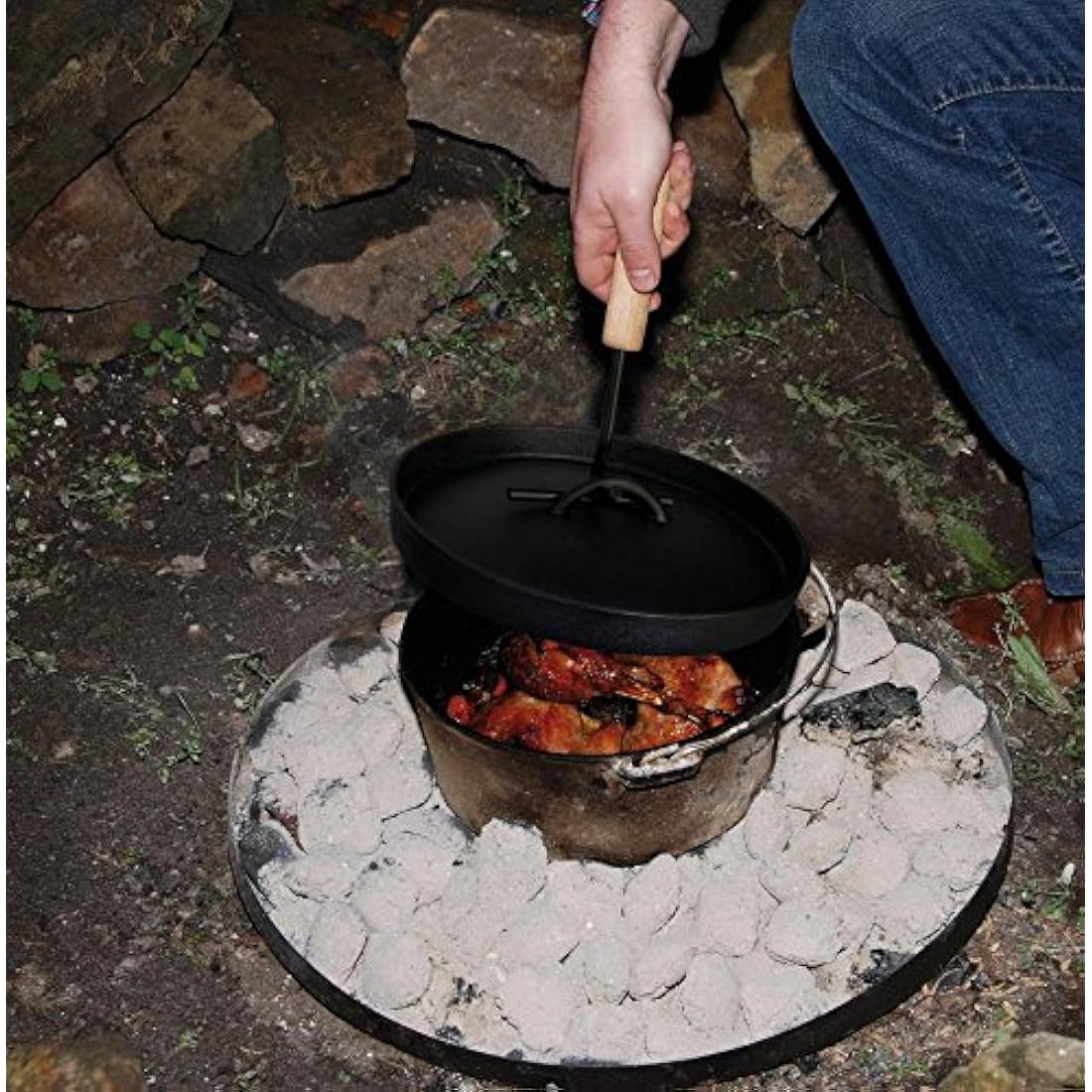 Fallen Fruits FF117 Dutch Oven, black