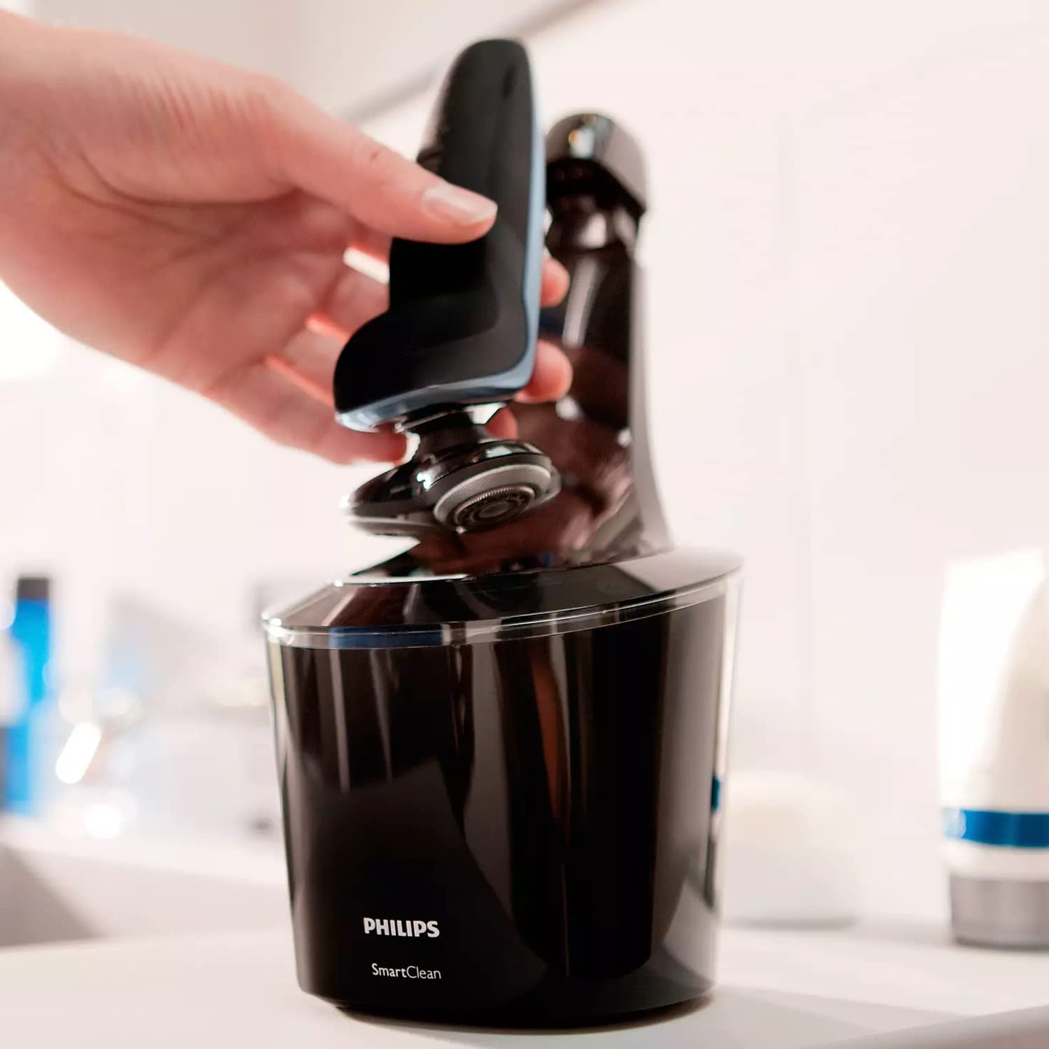 Philips Shaver i9000 Prestige Ultra, Wet & Dry Electric Shaver, Chrome, Skin IQ Pro Technology, Triple Lift & Cut System, 360 Rotating NanoTech Precision Blades, 5 Shaving Modes, Model XP9404/31