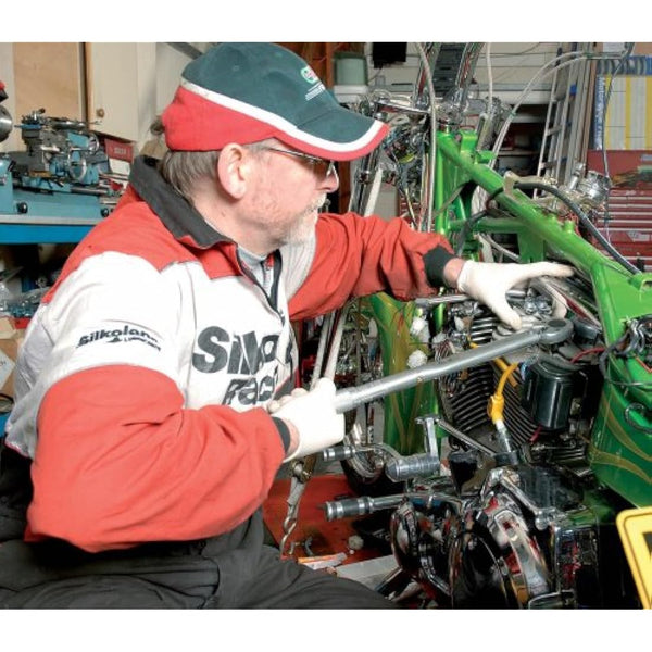 Draper 1/2" Square Drive Ratchet Torque Wrench | Micrometre Reversible Hand Tool | 30Nm-210Nm Mechanics Car Tools | Professional Blow Mould Storage Case | 30357