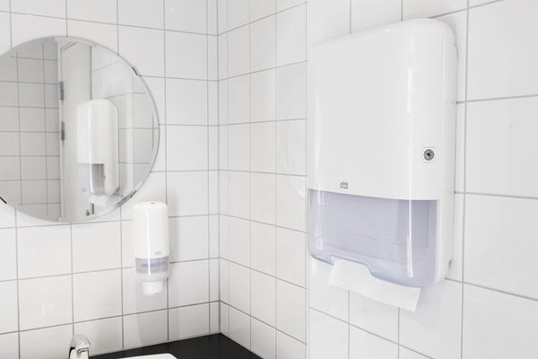 Tork Singlefold/C-Fold Hand Towel Dispenser 553000 - H3 Paper Towel Dispenser - Slim, One-at-a-Time Dispensing, White