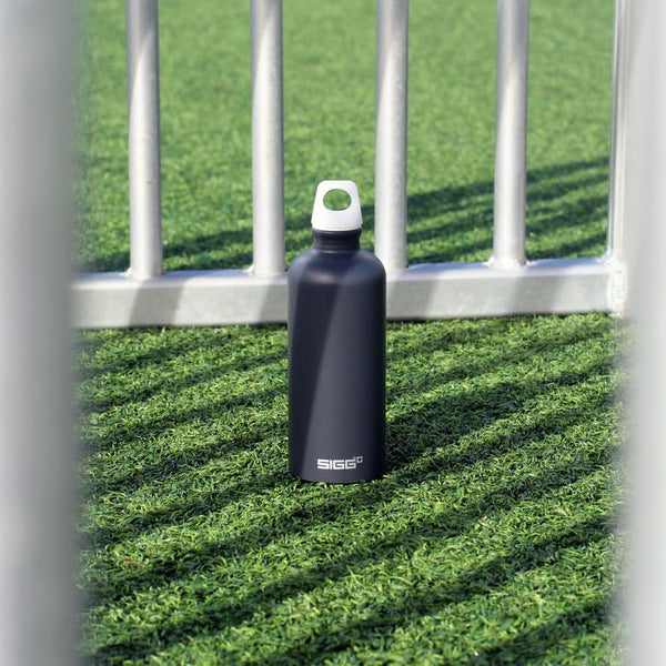 Sigg - Aluminum Water Bottle - Traveller - Climate Neutral Certified - Suitable For Carbonated Beverages - Leakproof & Lightweight - BPA Free - 0.6L / 1L/ 1.5L